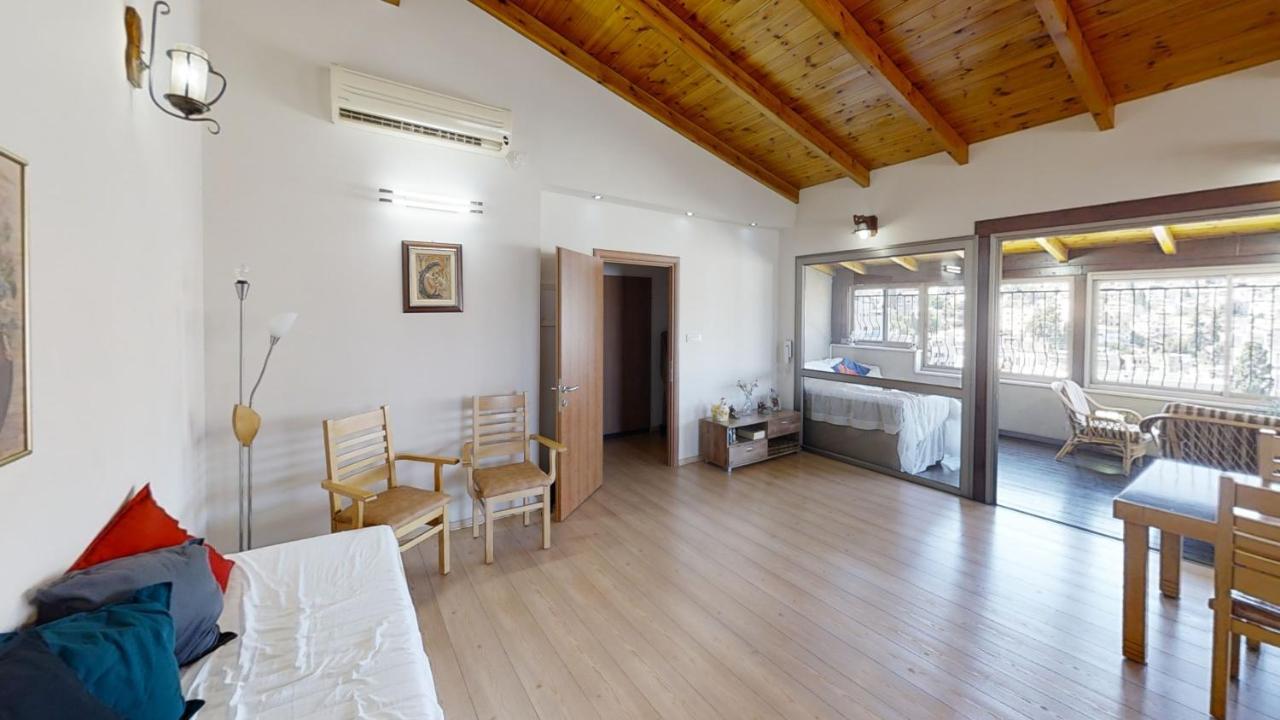Cozy Wood Apartment With Great View To Názáret Kültér fotó