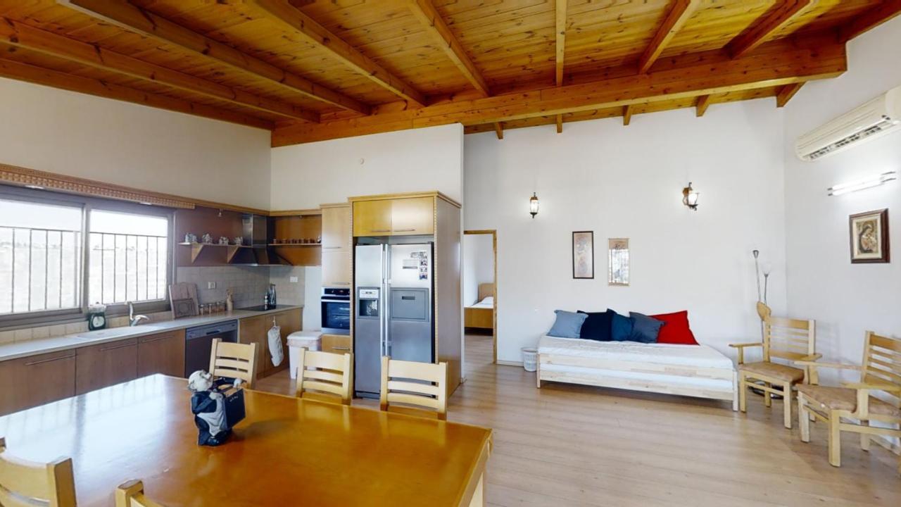 Cozy Wood Apartment With Great View To Názáret Kültér fotó