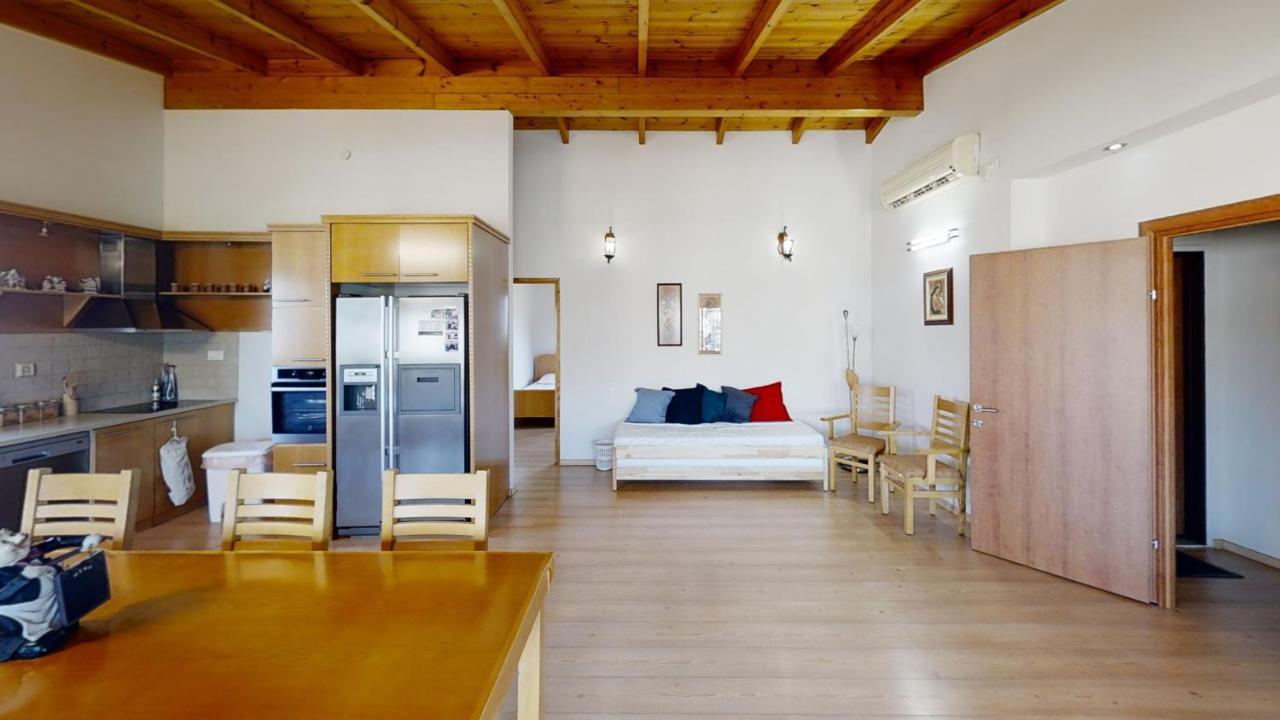 Cozy Wood Apartment With Great View To Názáret Kültér fotó